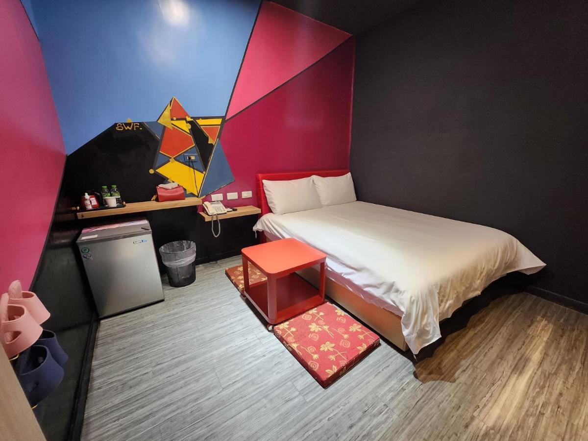 Swf淡水新五福旅館 Sinwufu Hotel Экстерьер фото