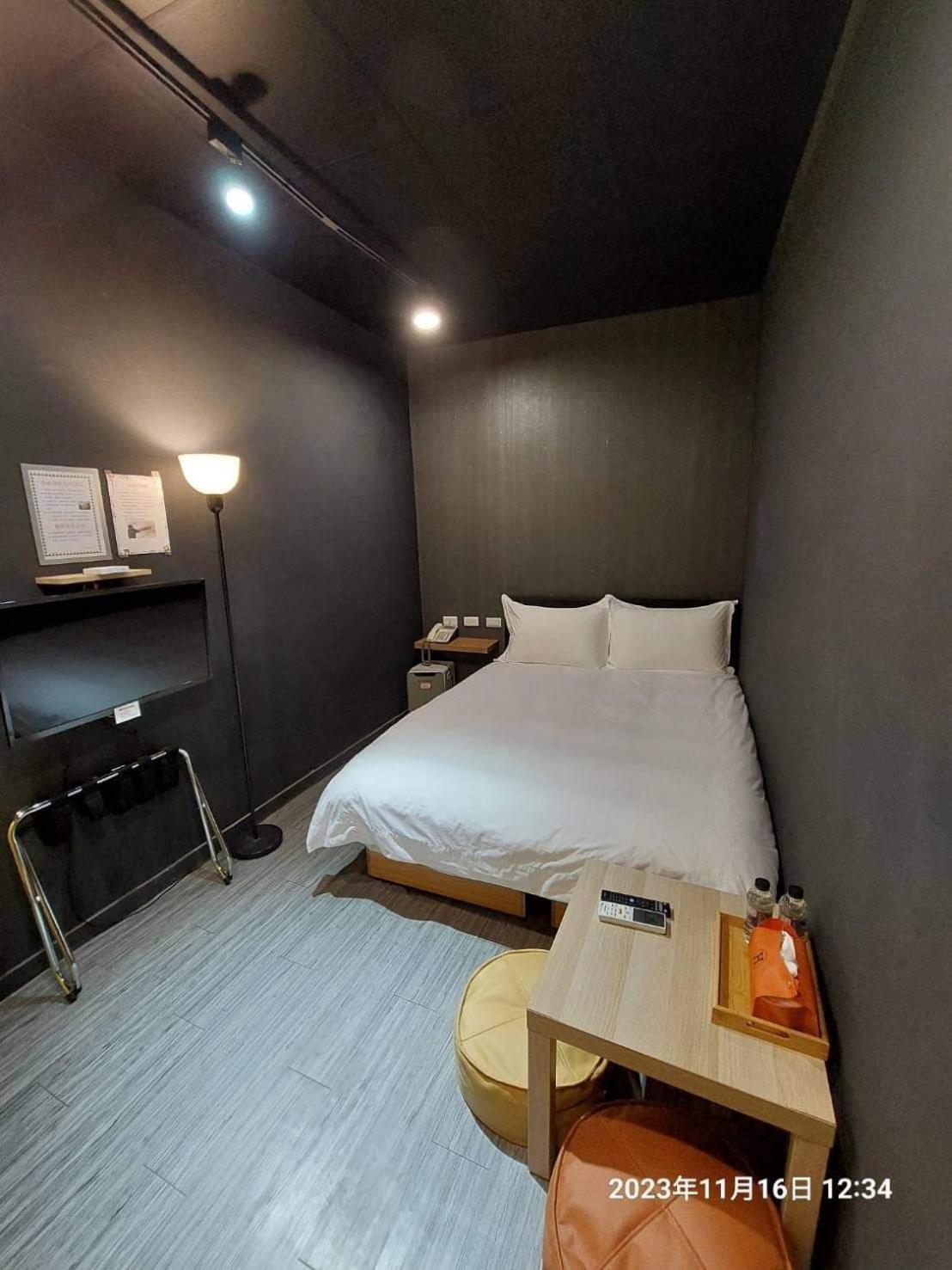 Swf淡水新五福旅館 Sinwufu Hotel Экстерьер фото