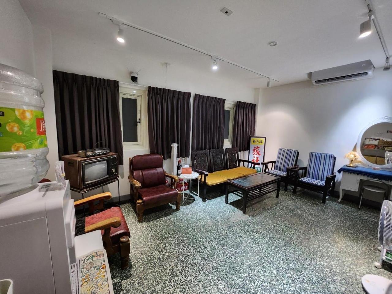 Swf淡水新五福旅館 Sinwufu Hotel Экстерьер фото